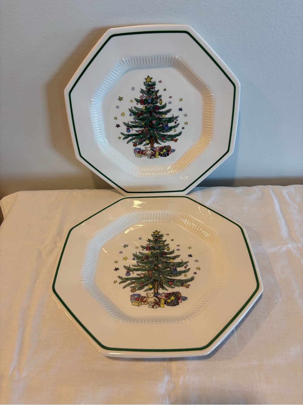 2 Nikko Christmastime Octagon Fine Ironstone Dinner Plates Japan 10 3/4”
